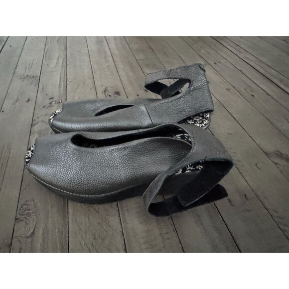 Bernie Mev Women's Mely Sandal Grey Size 8 - Picture 2 of 7